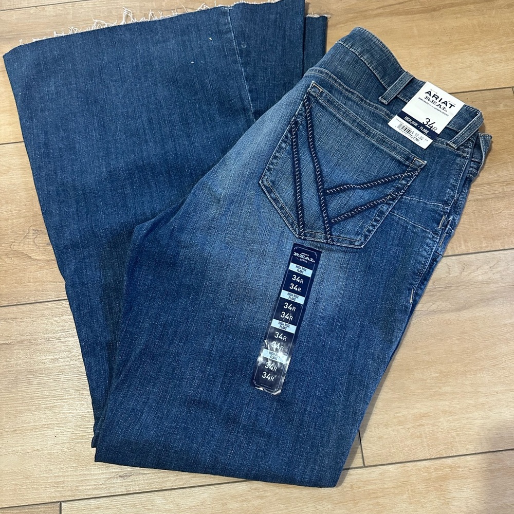 Women’s Ariat Jeans Size 34